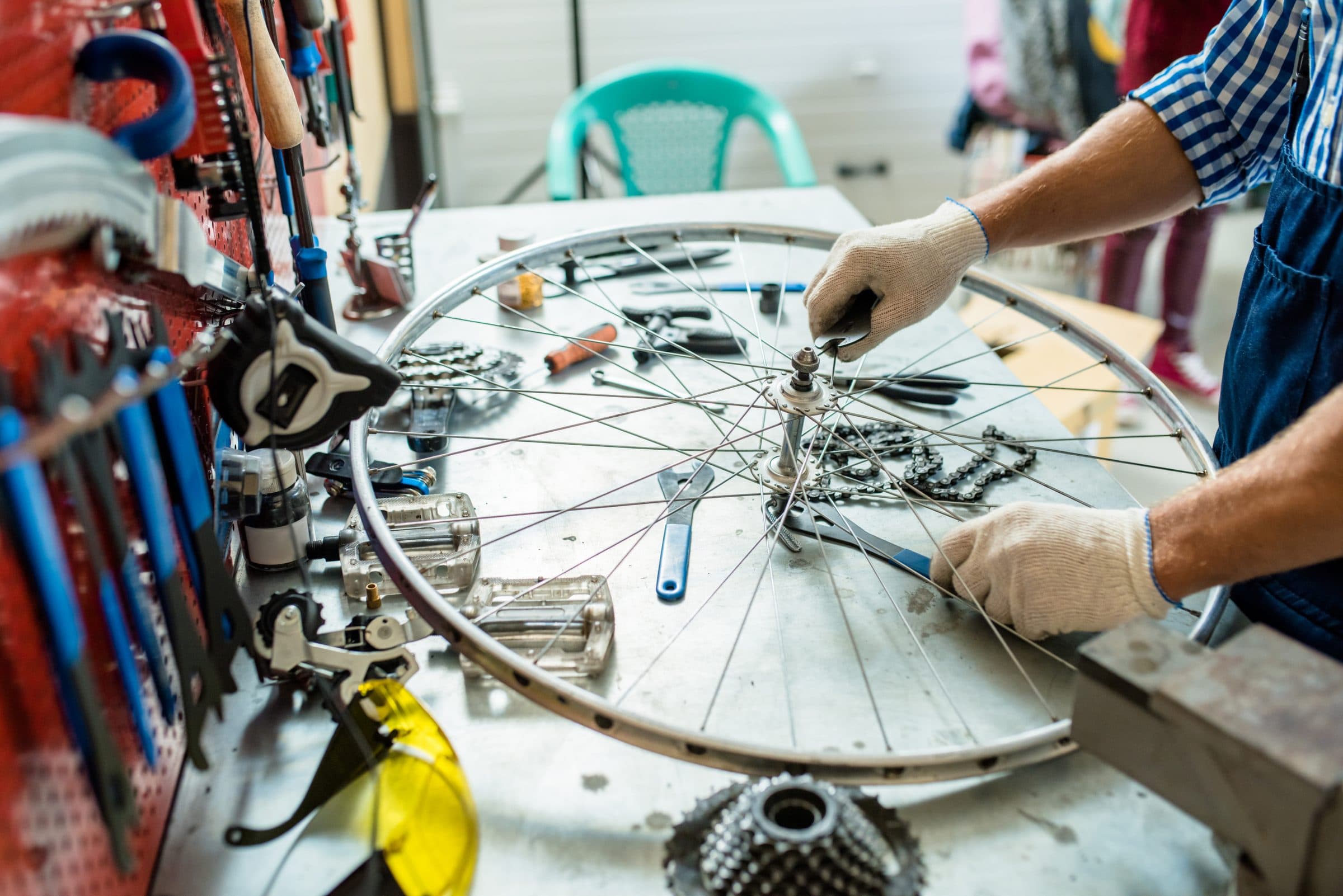 Govecs übernimmt Fahrraddienstleister Livecycle