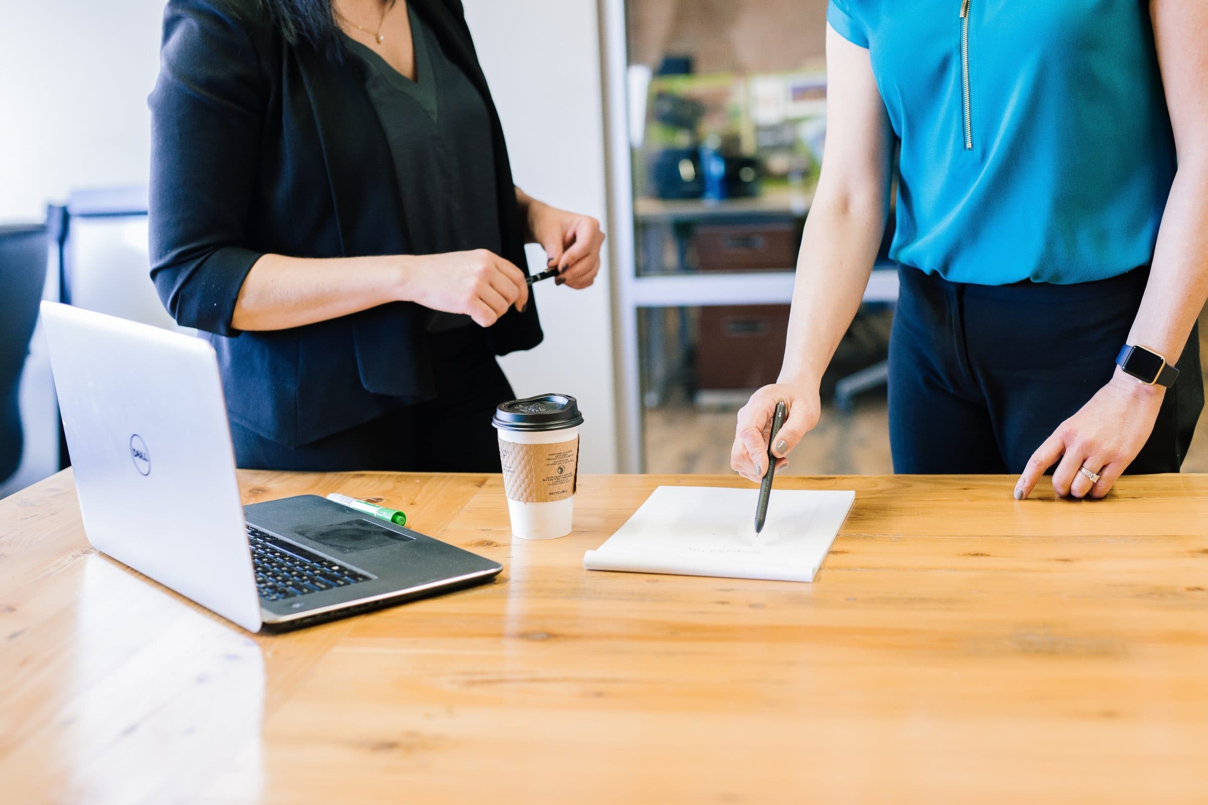 Etablierte Unternehmen und Startups verstärken Zusammenarbeit
